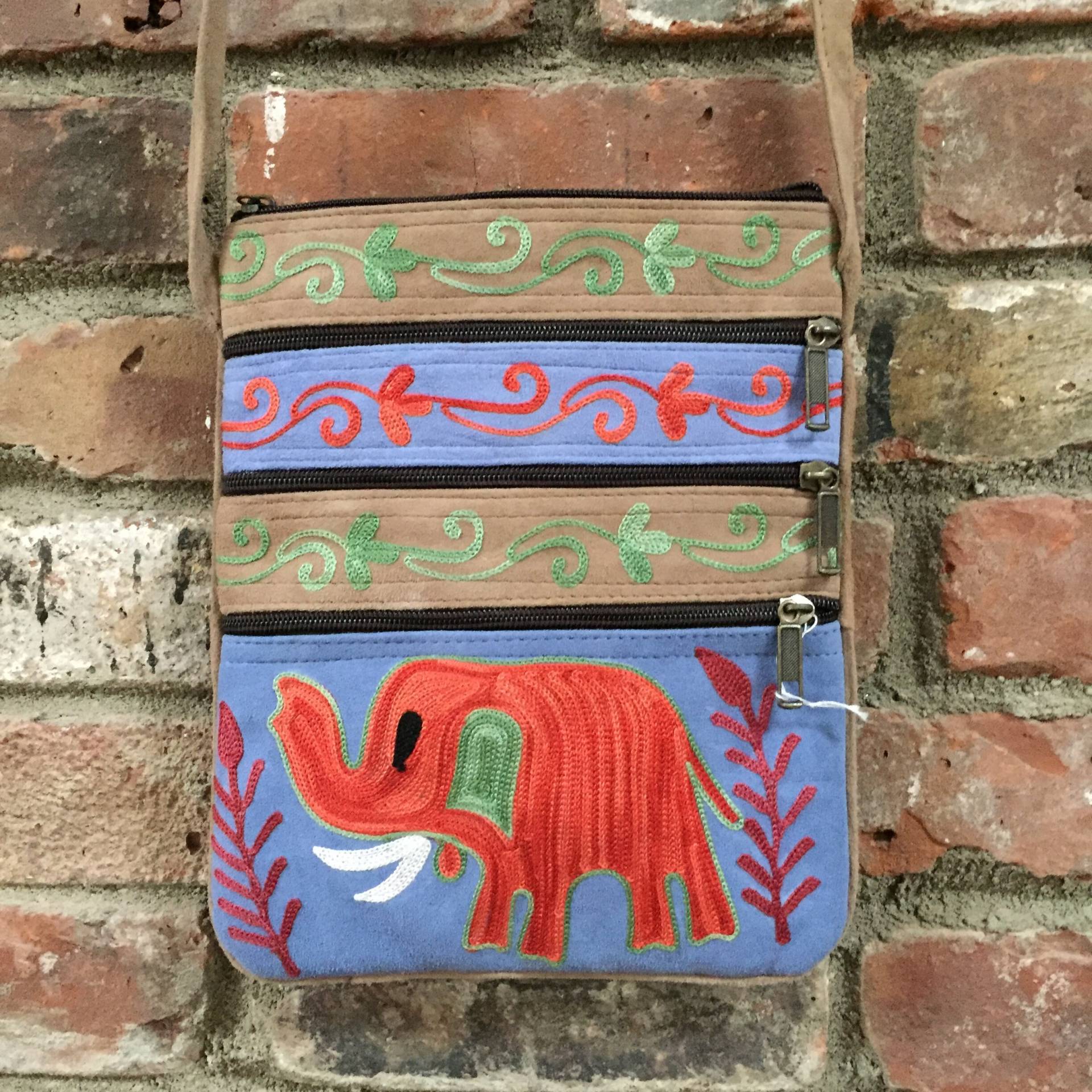 9 "L X 8" W Blau & Beige Boho-stil Elefant Wildleder Crossbody Bestickt Tasche Mit 5 Taschen Von Kashmirvalley.com von Kashmirvalley