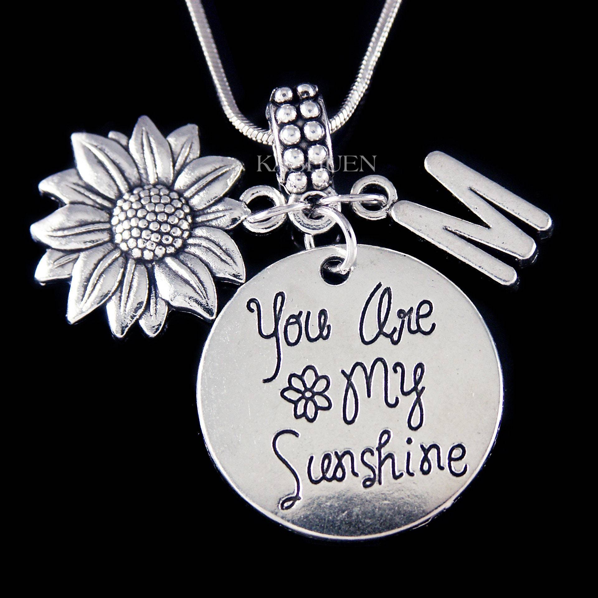 Buchstabe Initial You Are My Sunshine Sunflower Halskette Blumenschmuck Personalisierte Geburtstagsgeschenke Für Kleine Mädchen Teens Frauen von Kashuen