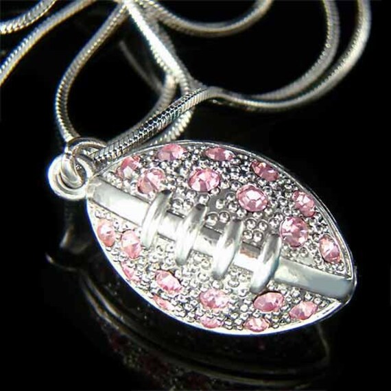 Swarovski Crystal Big Pink 3D American Football Ball Sport Charm Anhänger Halskette Weihnachten Männer Frauen 20.30.40.50.60 Geburtstagsgeschenke von Kashuen