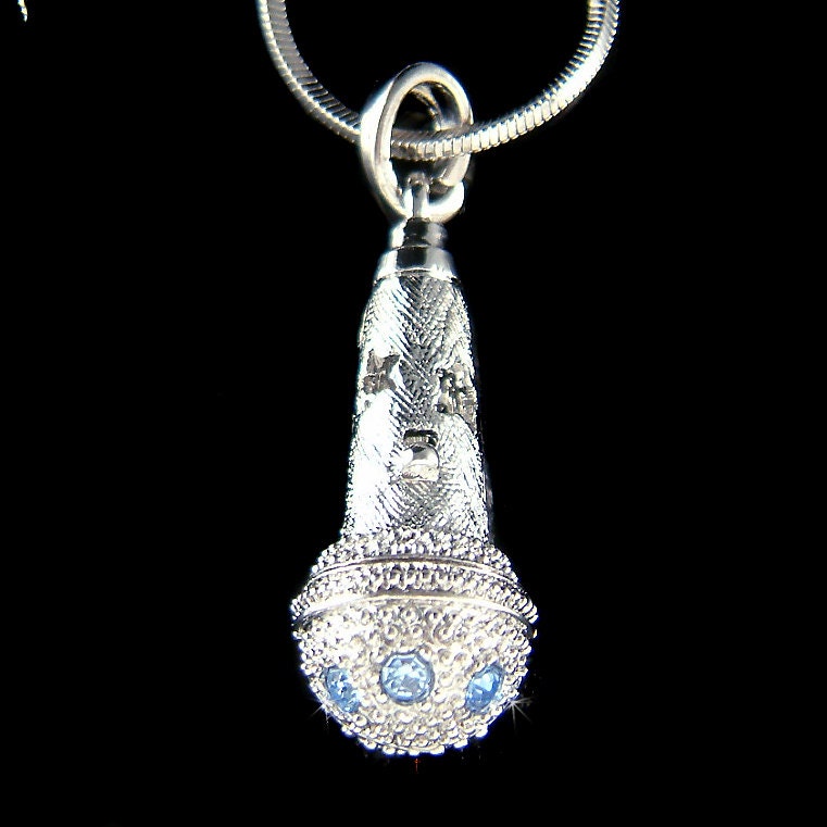 Swarovski Crystal Blue 3D Mikrofon Halskette, Mic Star Mc Musik Sänger Vocal Rockband Anhänger Bester Freund Trainer Ausbilder Weihnachtsgeschenke von Kashuen