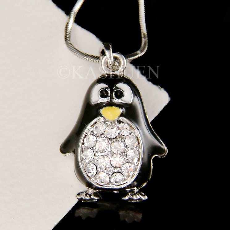 Swarovski Crystal Puffy Schwarz Emaille Farbe Kaiser Pinguin Halskette Antarktis Schmuck Weihnachten Mädchen 9.10.12.13.30 von Kashuen