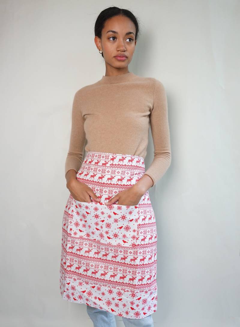 Wendbare Rot/Weiße Weihnachtsschürze Mit Rentier Und Taschen von KasomaDesigns