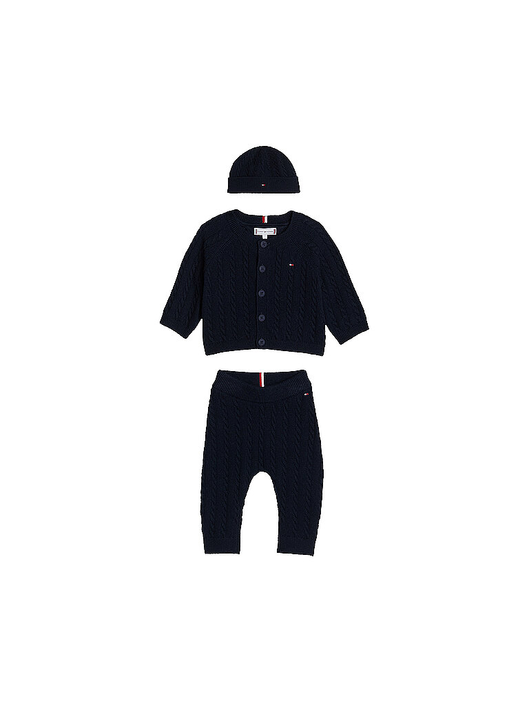 TOMMY HILFIGER Baby Set 3-tlg Strickjacke, Mütze und Strickhose dunkelblau | 74 TOMMY HILFIGER Baby Set 3-tlg Strickjacke, Mütze und Strickhose dunkelblau | 74 von Kastner & Öhler DE/AT