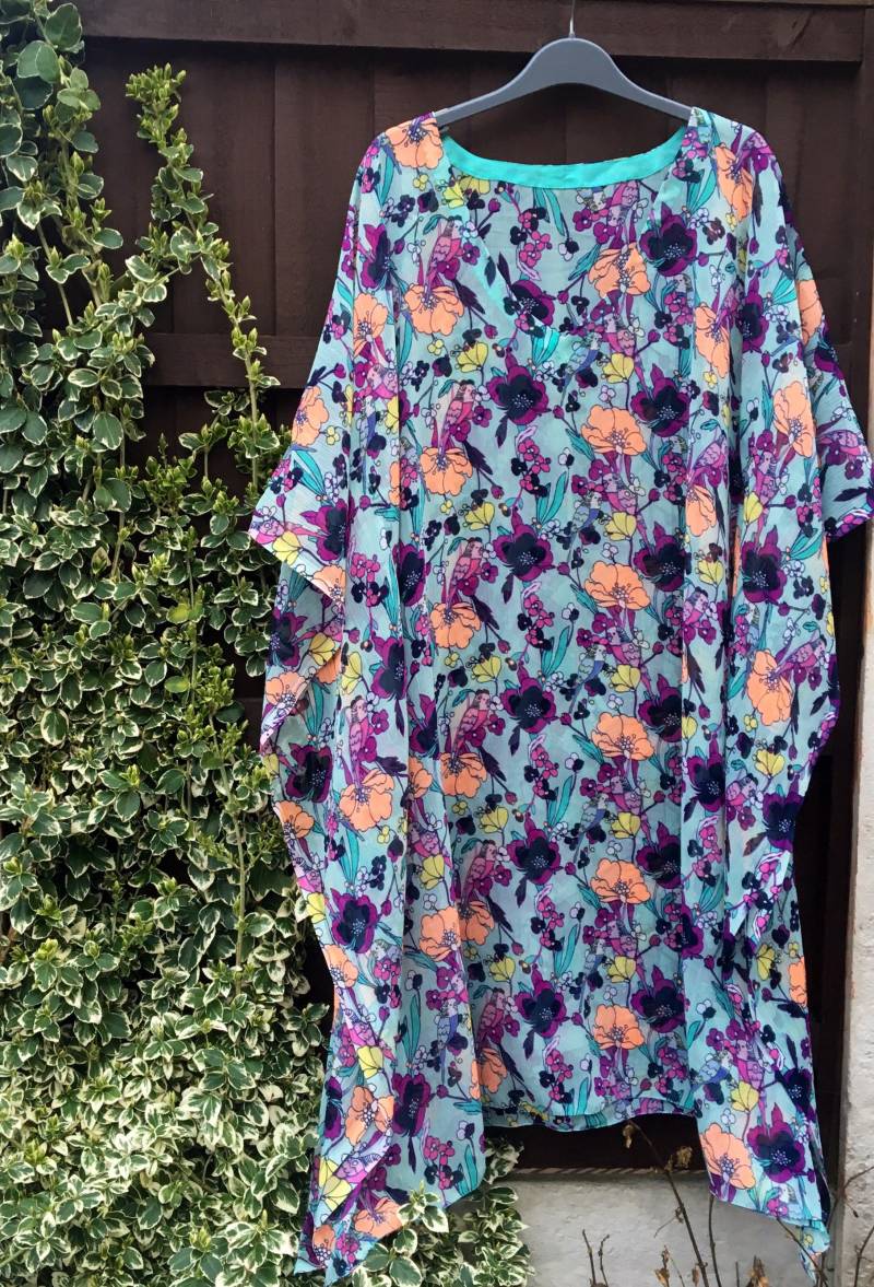 Kaftan Lange Floral Resortwear Strand Tragen Vertuschung Urlaub Kaftan Lange Floral Resortwear Strand Tragen Vertuschung Urlaub von Kasumbal