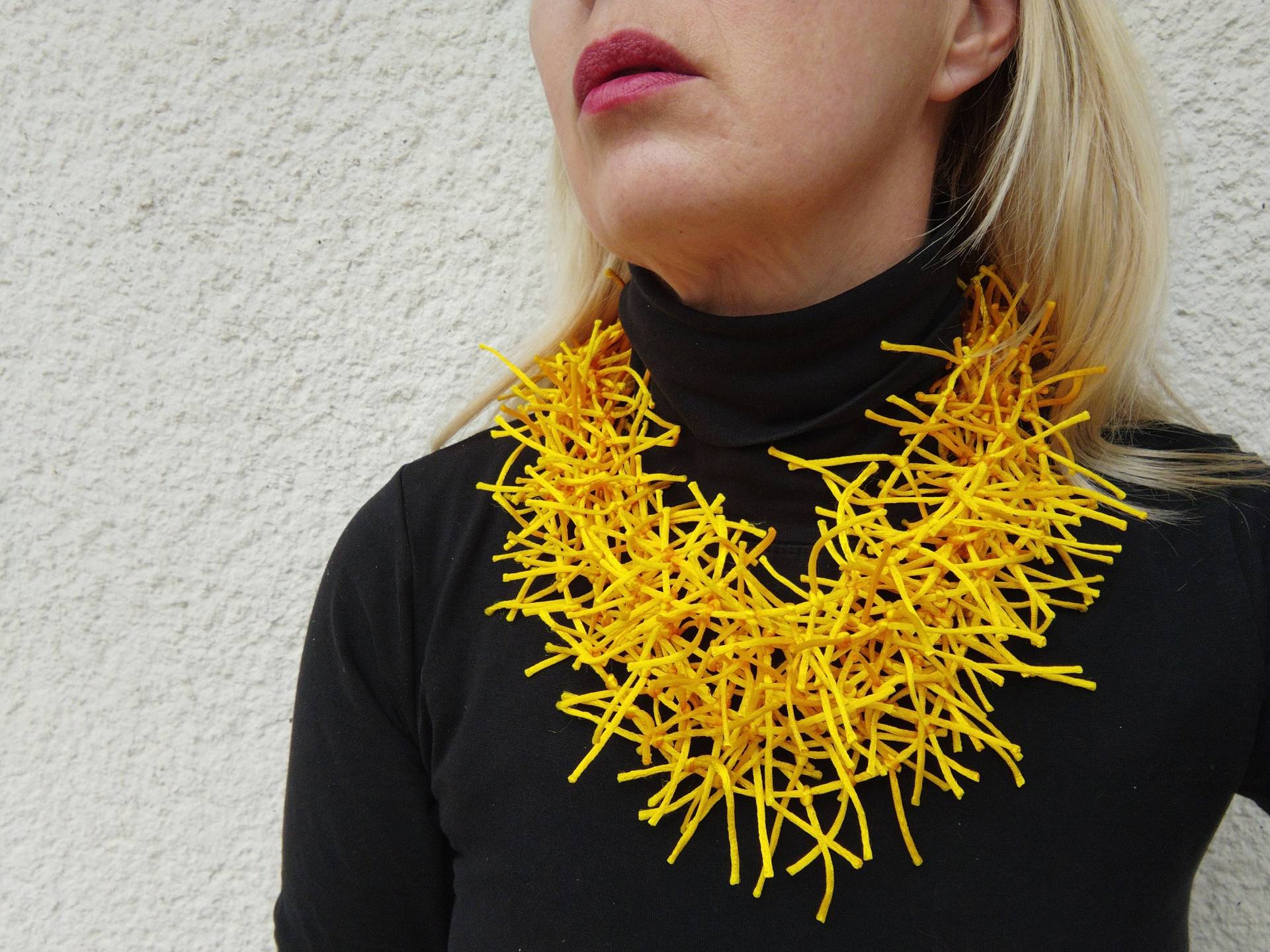 Gelbe Halskette Für Frauen, Satin Verstreut Trendige von KatarinaSilkJewelry