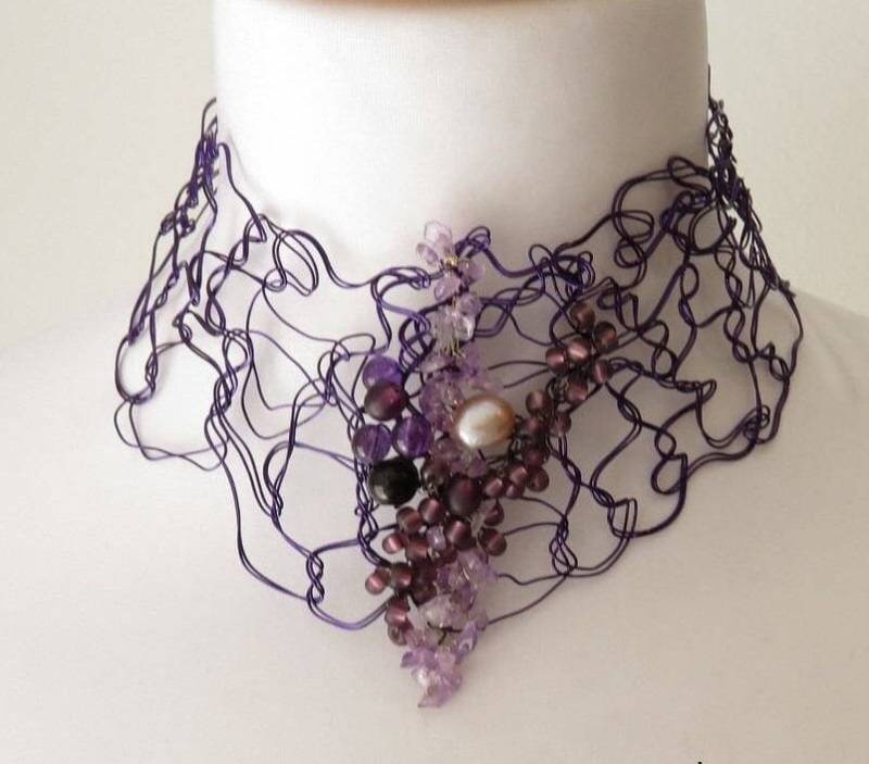 Lila Halskette Für Frau Geschenk Handgemachte Mit Amethyst Steinen Und Perle von KatarinaSilkJewelry