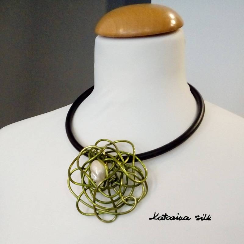 Perlenkette Für Frau Geschenk, Herbst Grün Halskette Sie von KatarinaSilkJewelry