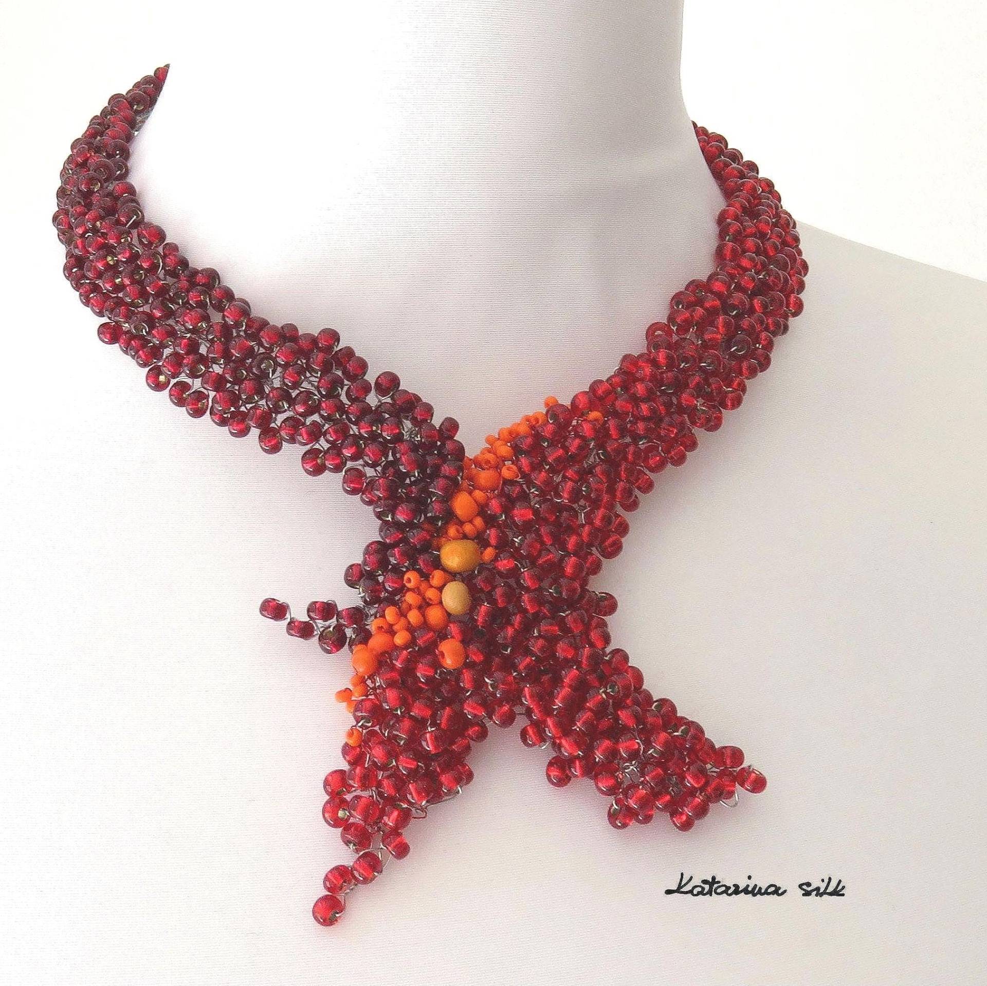 Rote Einzigartige Halskette Für Frau von KatarinaSilkJewelry