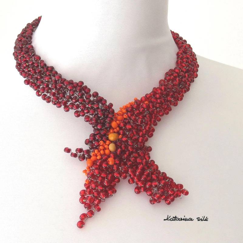 Rote Einzigartige Halskette Für Frau von KatarinaSilkJewelry