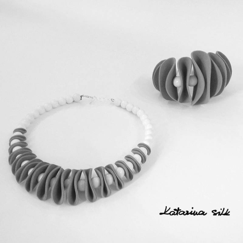 Schmuck-Set, Grau Schmuck-Set, Geschenk Für Sie, Holz-Set von KatarinaSilkJewelry