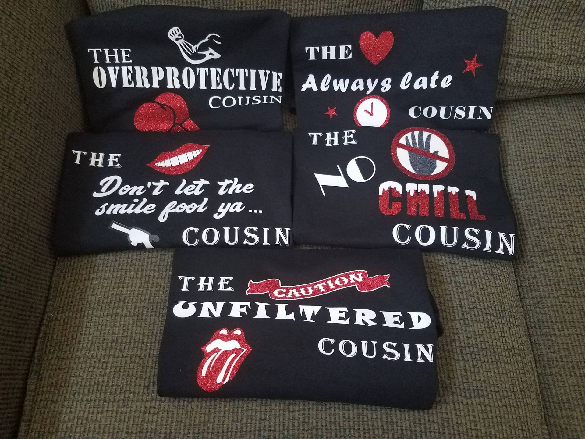 Personality Tees - Welche Cousine, Schwester Oder Freundin Sind Sie? Personality Tees - Welche Cousine, Schwester Oder Freundin Sind Sie? von KatchDesignStudio