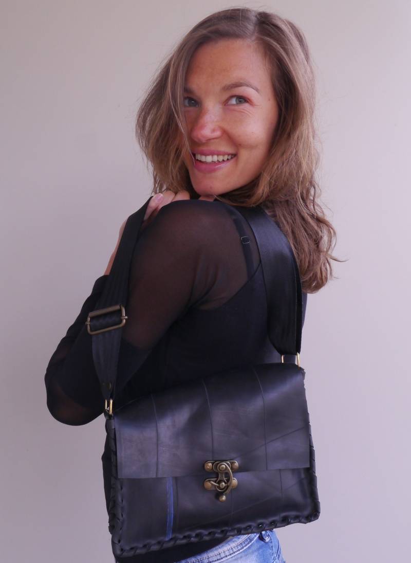 Upcycled Innertube Handtasche, Vegane Veganes Leder, Innentube, Upcycled Fashion, Nachhaltige Mode, Designertasche, Öko-Mode von KatchaBilek