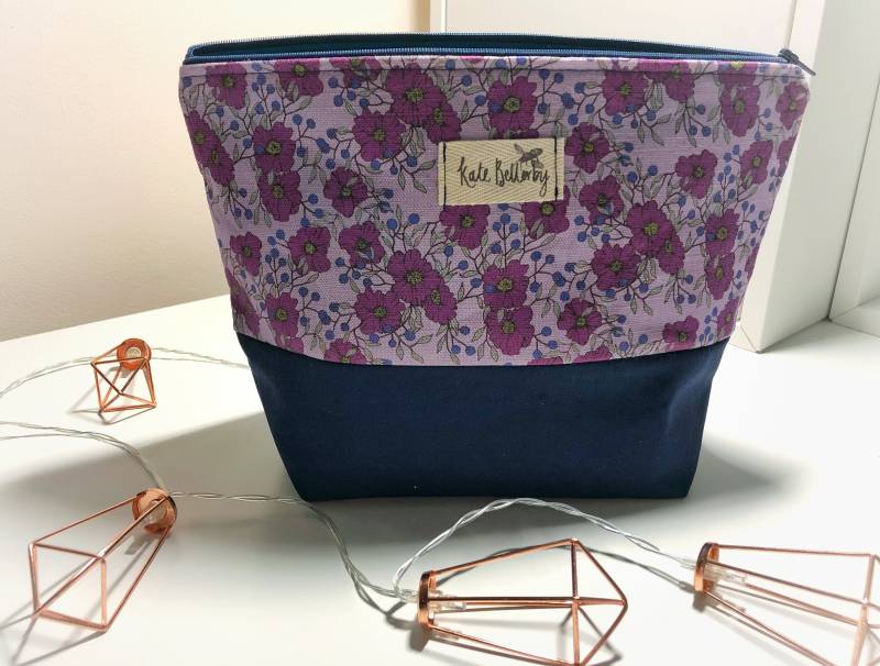 Original Floral Print-Kulturtasche Original Floral Print-Kulturtasche von KateBellerbyDesign
