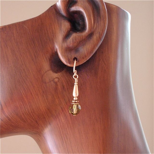 Swarovski Kristall Ohrringe in 14 Kt Gold Fill Peridot Victorian Style von KateDW