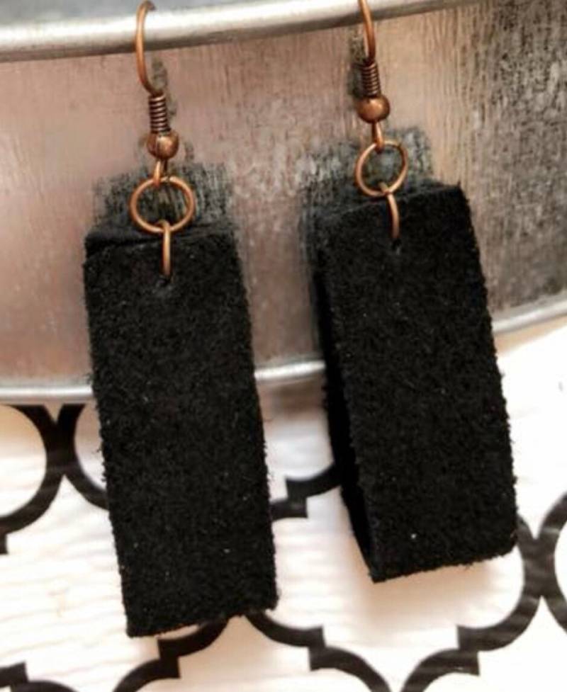 Aus Schwarzem Veloursleder-Ohrringe Aus Schwarzem Veloursleder-Ohrringe von KateMurrayDesigns