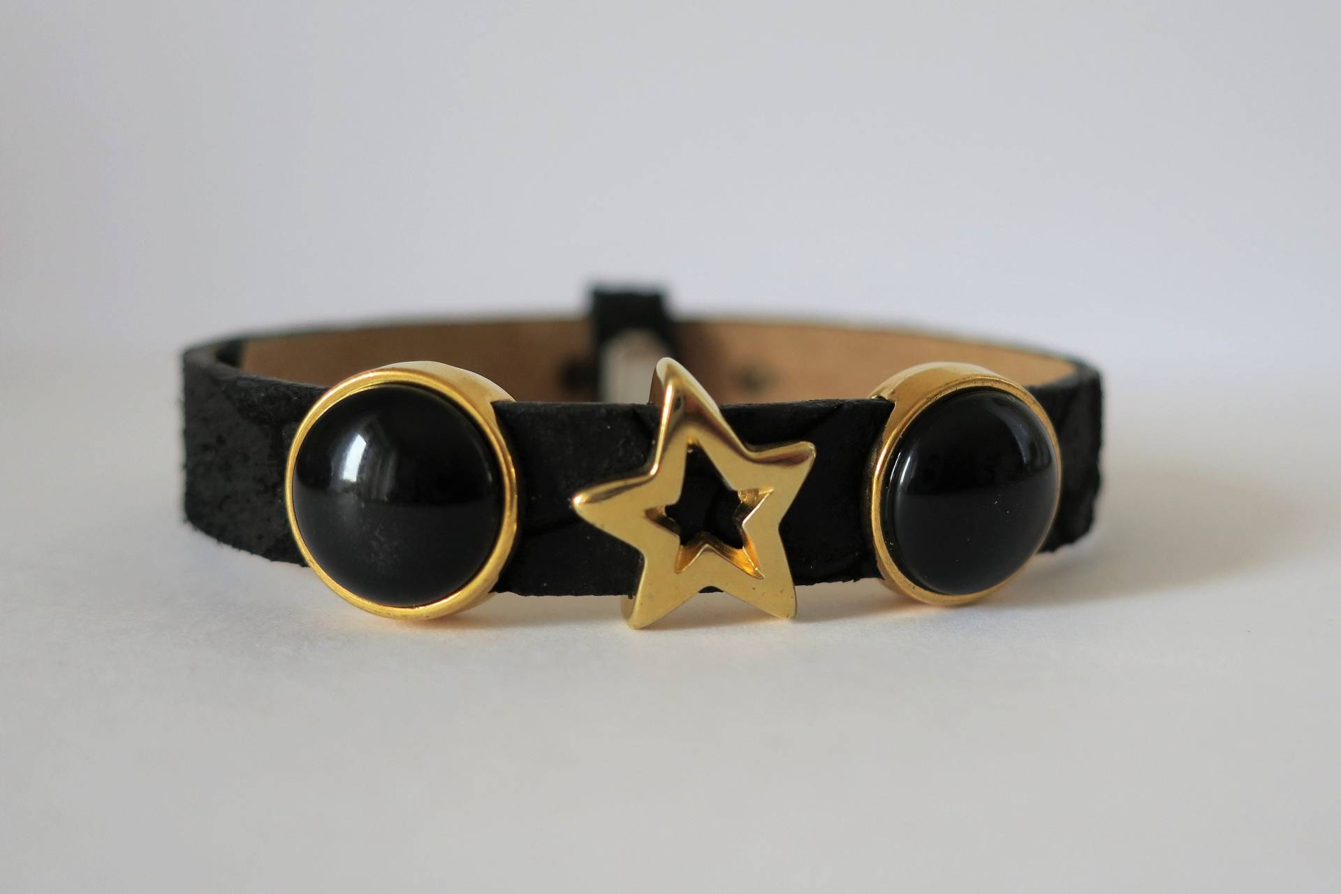 Golden Star - Lederarmband Echse Schwarz Stern Golden Star - Lederarmband Echse Schwarz Stern von KateUndMo