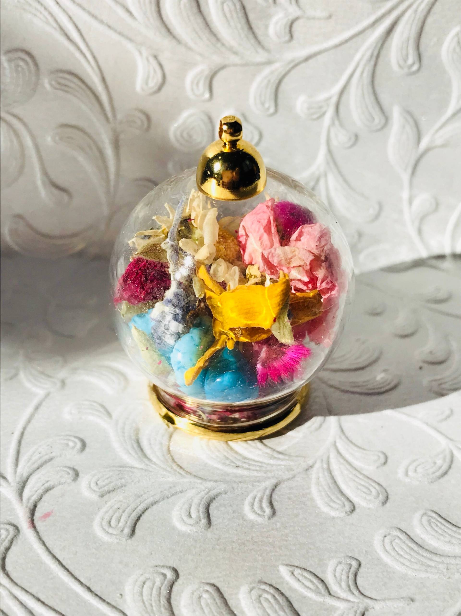 Echter Konservierten Blume Und Türkis Globus Terrarium Halskette von KatekaisAlchemy
