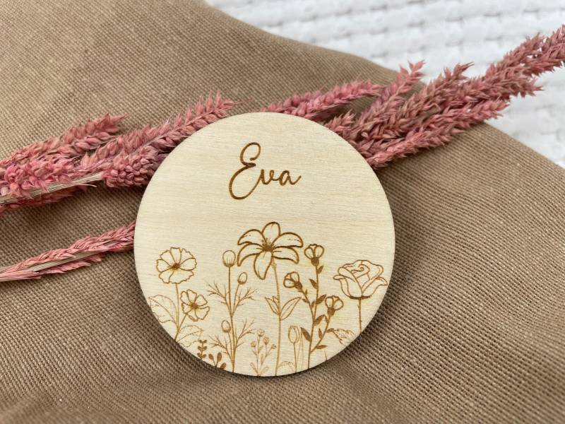 Personalisierter Ansteckbutton Aus Holz, Anstecker Mit Name von KatesKleinigkeiten