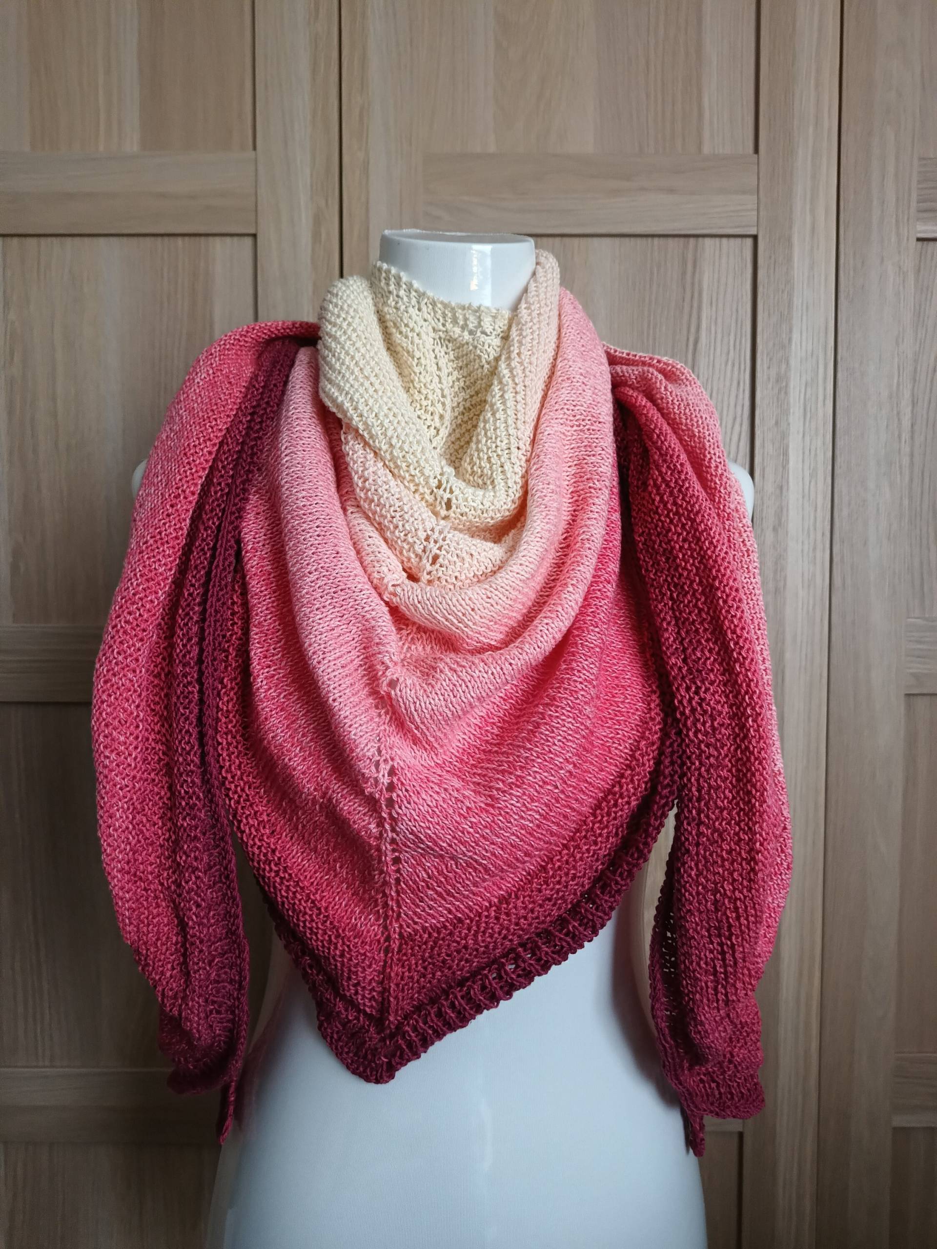 Dreieckstuch Gestrickt, Creme/Rot Dreieckstuch Gestrickt, Creme/Rot von KatharinasSchaetze