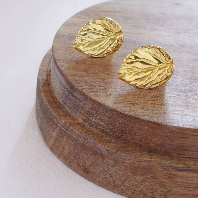 Blatt Ohrstecker - Gold Vermeil Natur Ohrringe Blätter Für Sie Geschenke Frauen Muttertagsgeschenk von KatheMeraConcept