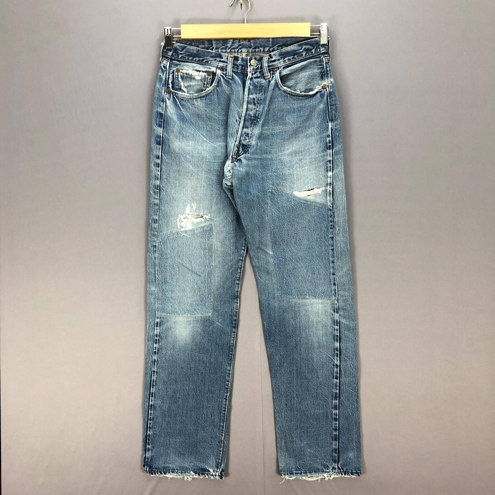 W31 Vintage 60Er Jahre Levis 501 #16 Selvedge Ripped Jeans Levi's Button Fly Denim High Rise Hose Gerader Schnitt Mom Größe 31x30 W31 Vintage 60Er Jahre Levis 501 #16 Selvedge Ripped Jeans Levi's Button Fly Denim High Rise Hose Gerader Schnitt Mom Größe 31x30 von KatherineLuxuryShop