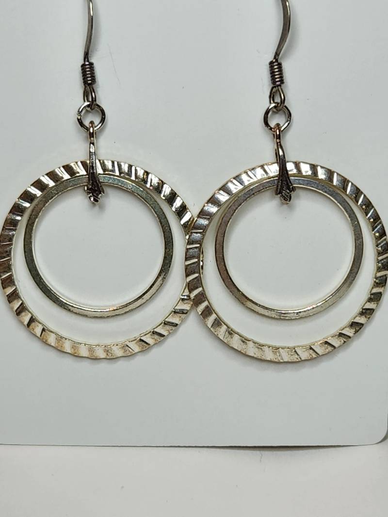 Doppelkreis Ohrringe | E44 von KathiesJewelryDesign