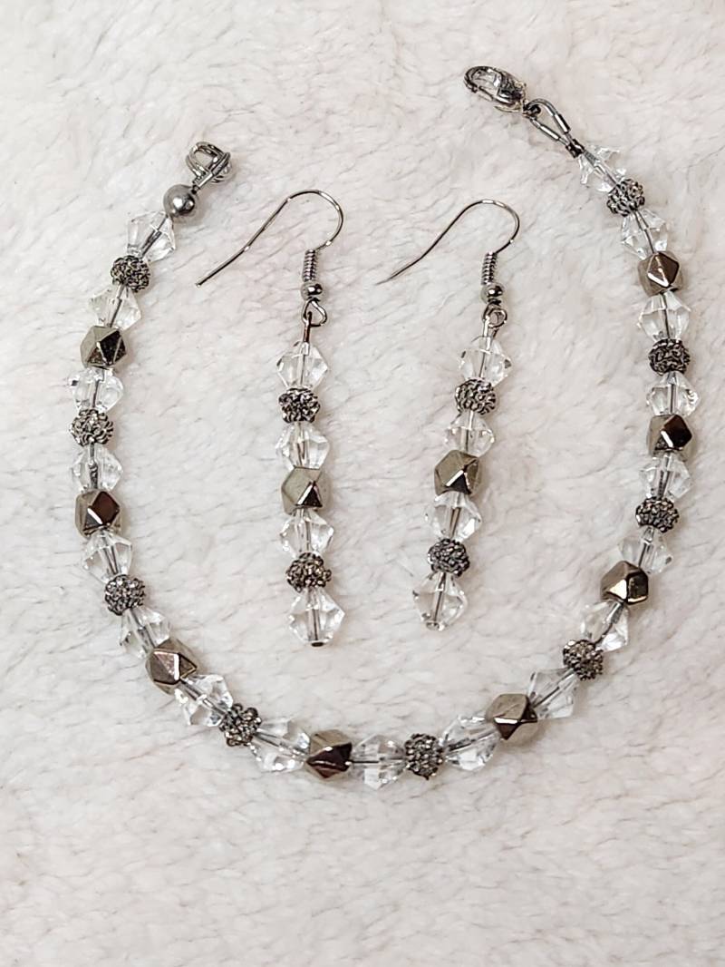 Klare Und Silber Armband & Ohrringe Set | B4 Klare Und Silber Armband & Ohrringe Set | B4 von KathiesJewelryDesign