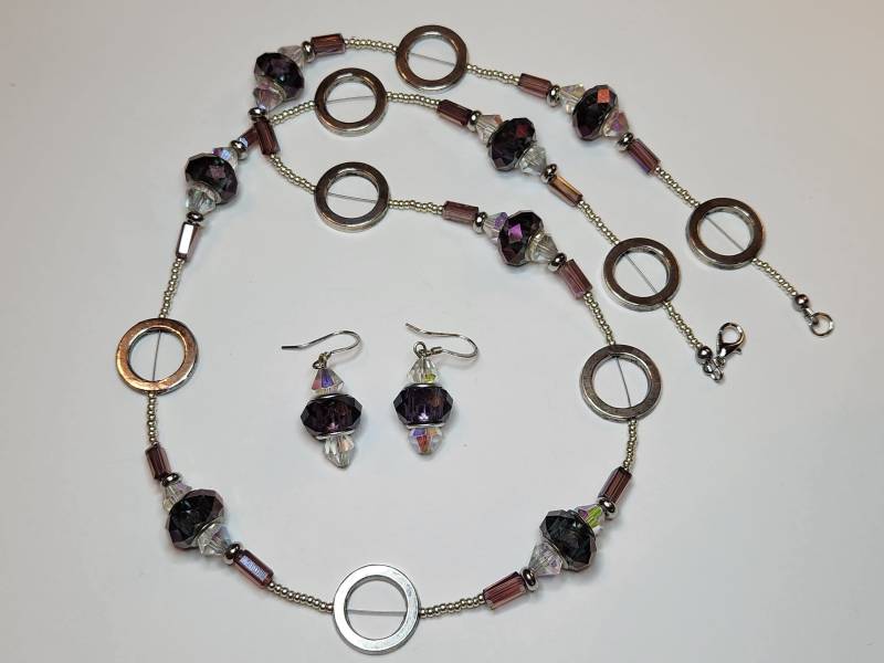 Lavendel Perlen Kette Und Ohrring Set | N31 Lavendel Perlen Kette Und Ohrring Set | N31 von KathiesJewelryDesign