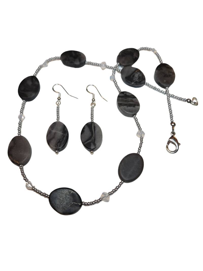 Marmor Beschichtete Perlen Halskette & Ohrringe Set | N12 Marmor Beschichtete Perlen Halskette & Ohrringe Set | N12 von KathiesJewelryDesign