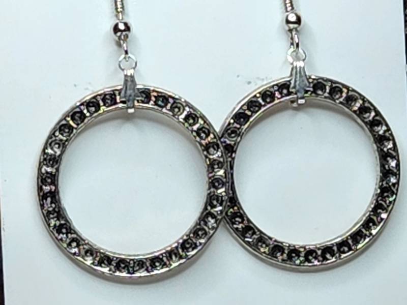 Schwarz & Silber Creolen | E39 Schwarz & Silber Creolen | E39 von KathiesJewelryDesign