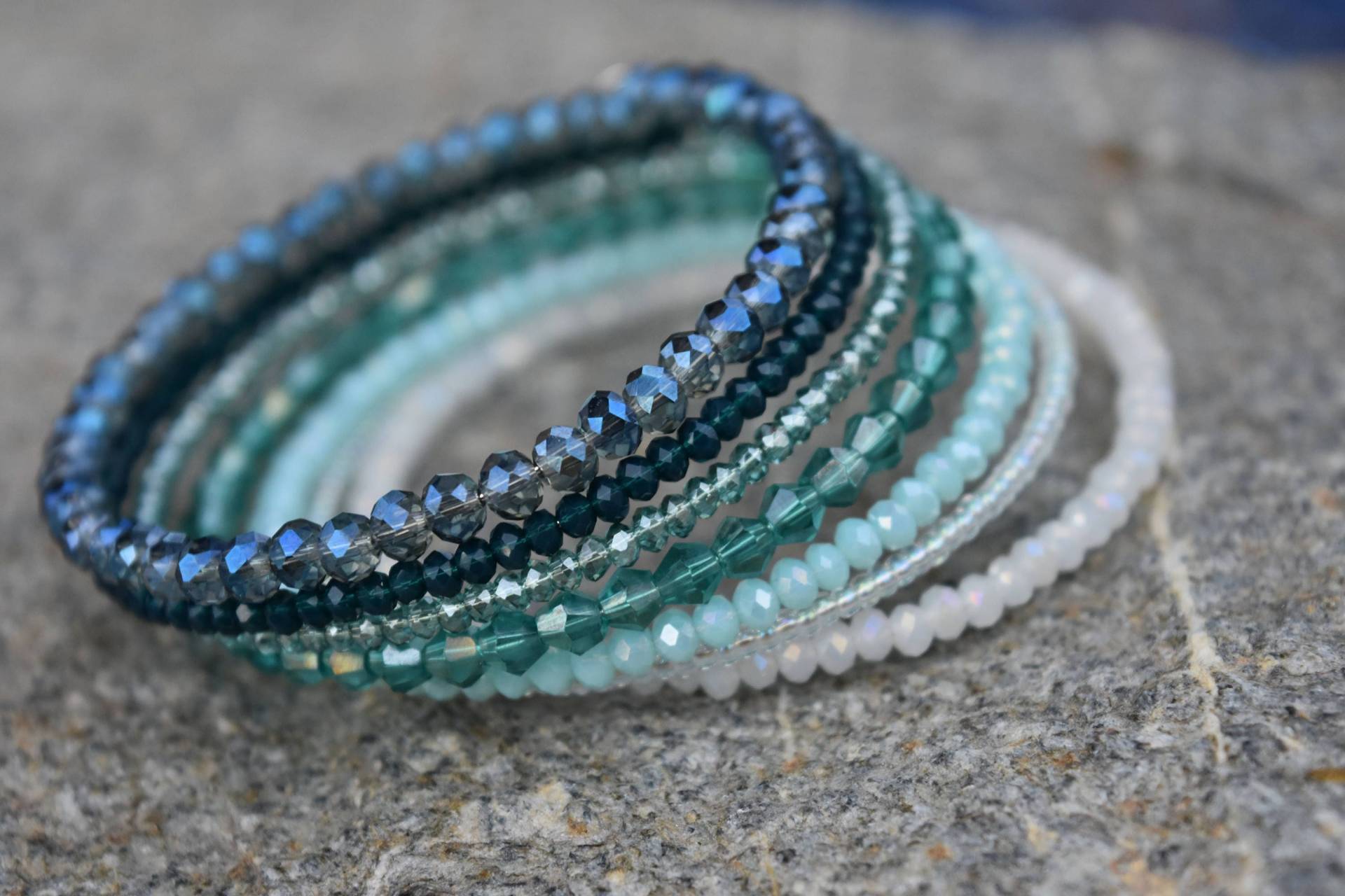 7-strang Gestapelt Facettiertem Kristall Perle Armband-Petrol 7-strang Gestapelt Facettiertem Kristall Perle Armband-Petrol von KathleenWrightDesign