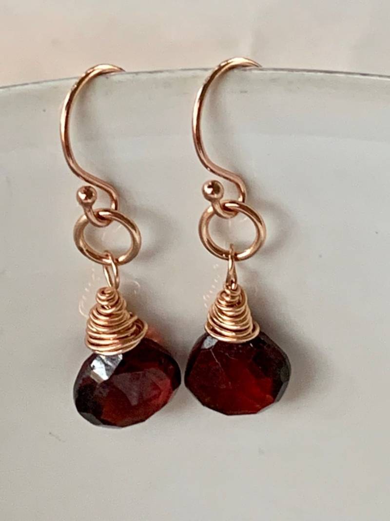 Rosegold Granat Briolette Ohrringe Rosegold Granat Briolette Ohrringe von KathleenWrightDesign