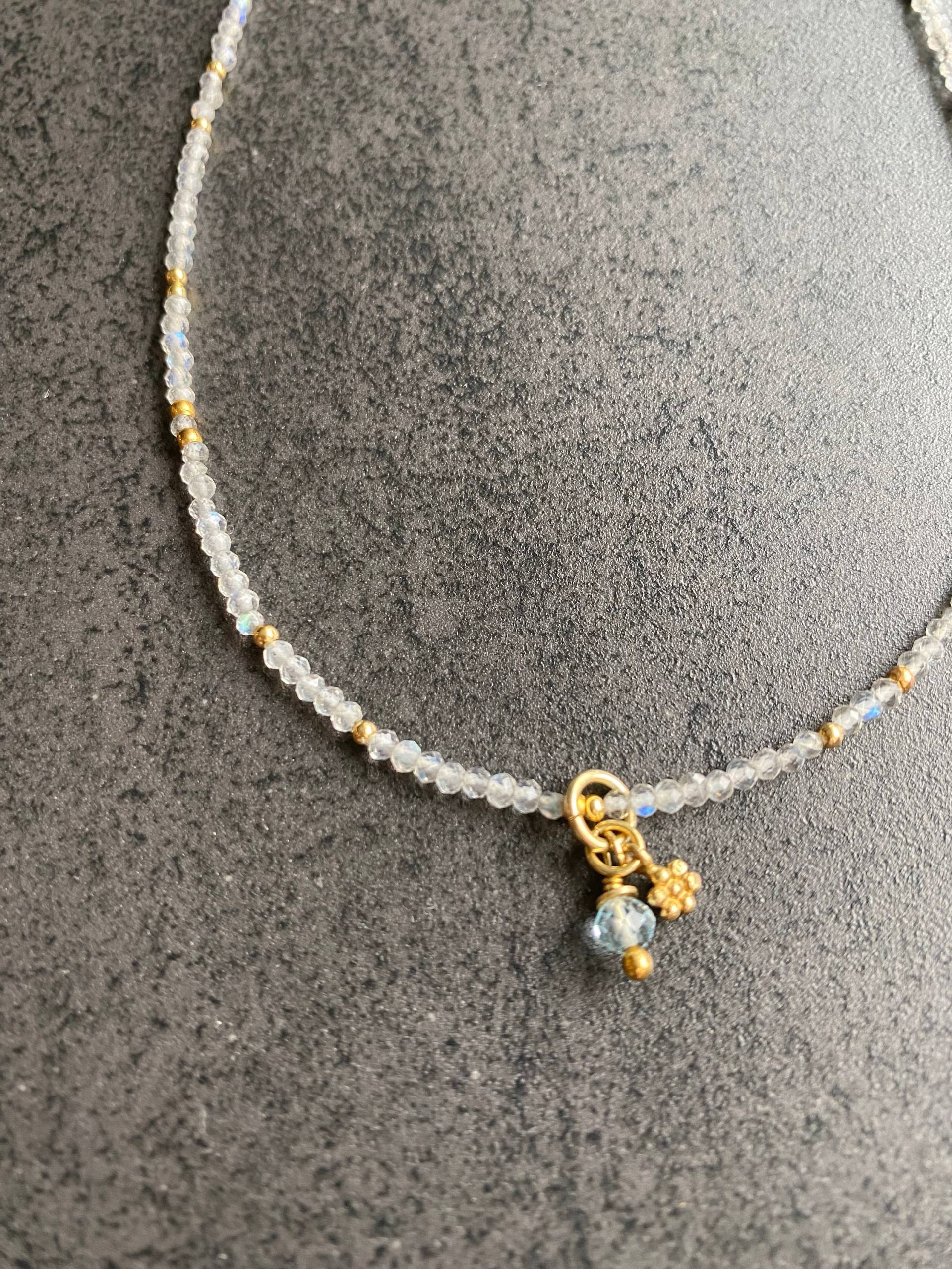 Funkelnde Kette Aus Labradorith Funkelnde Kette Aus Labradorith von KathrinsKettenkram