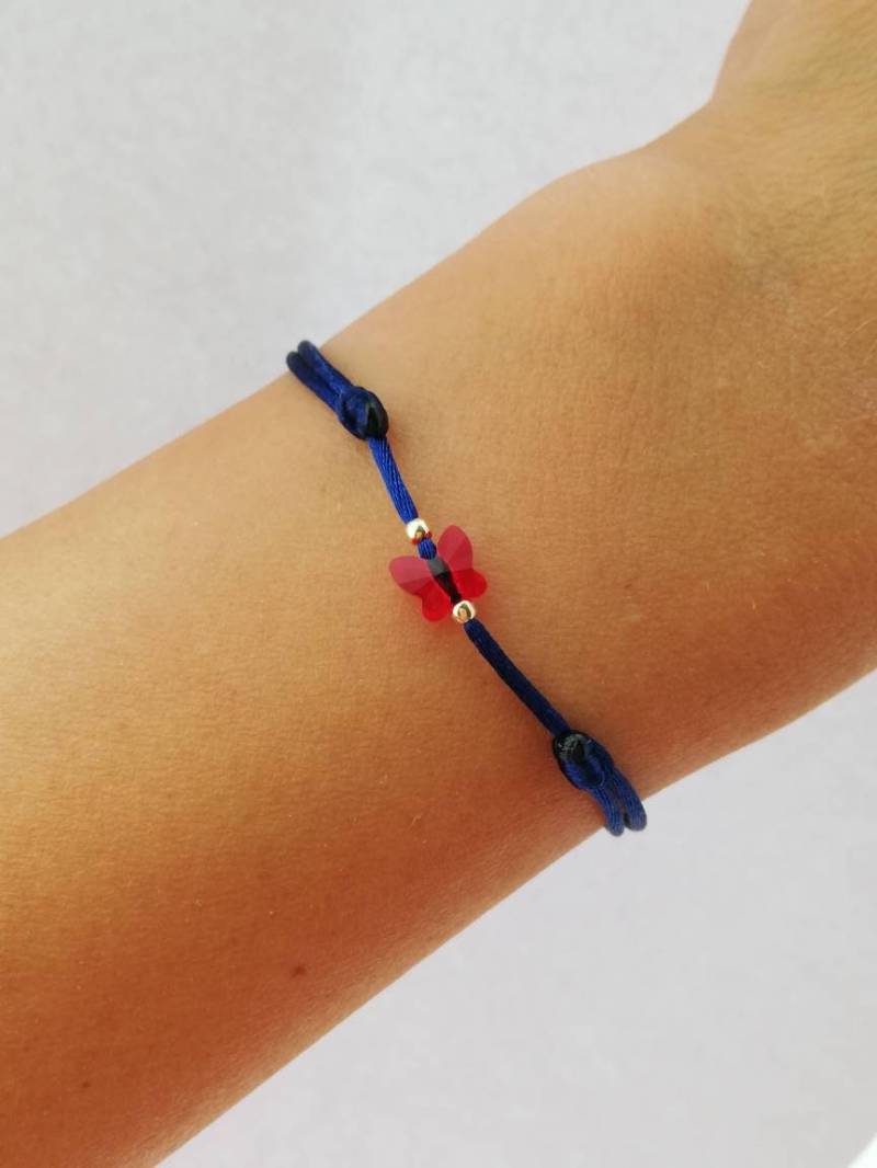 14K Gold Schmetterling Armband Roter Swarovski Kristall, Blauer String Des Schicksals von KathrynsBracelet
