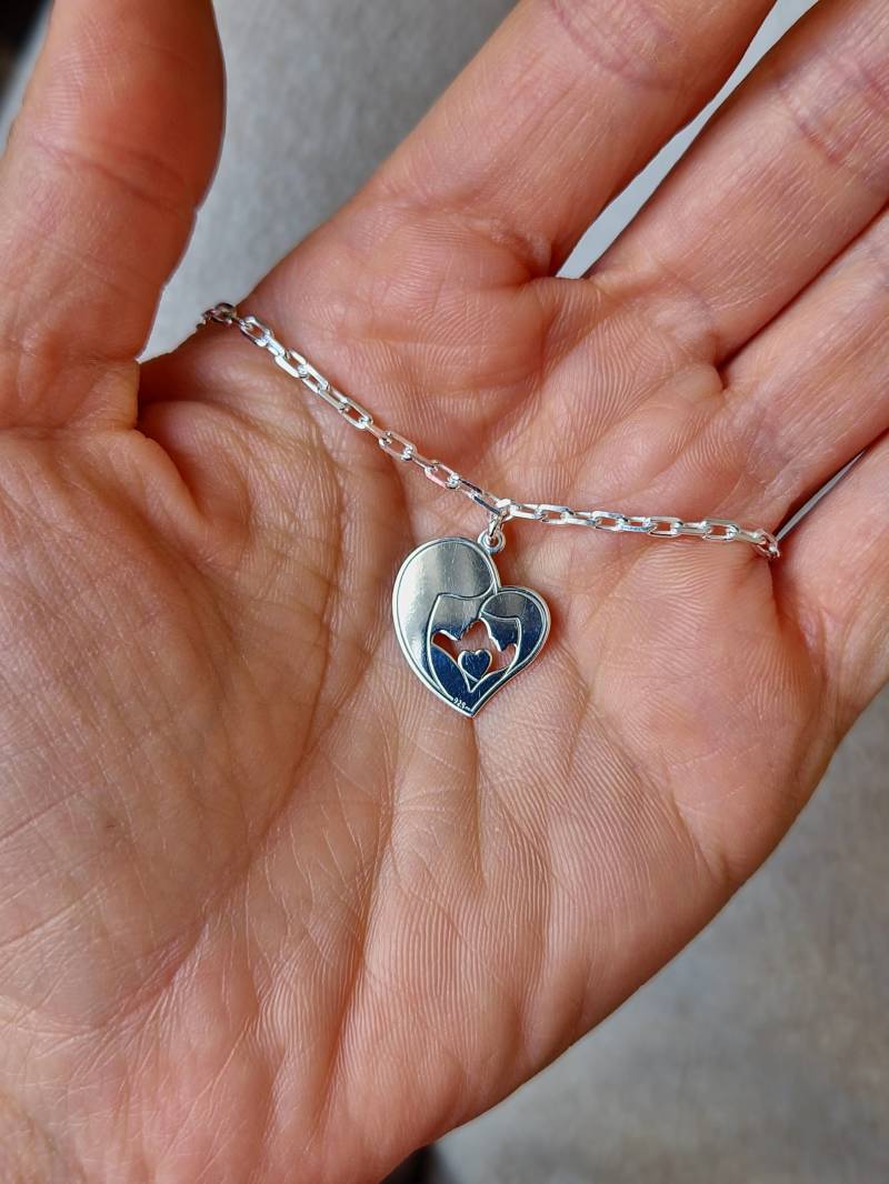 Mama Und Tochter Silber Halskette. Herz Halsband Für Mutter Oder Tochter. Passende Geschenkidee. Muttertag Personalisiertes Geschenk Mama Und Tochter Silber Halskette. Herz Halsband Für Mutter Oder Tochter. Passende Geschenkidee. Muttertag Personalisiertes Geschenk von KathrynsBracelet