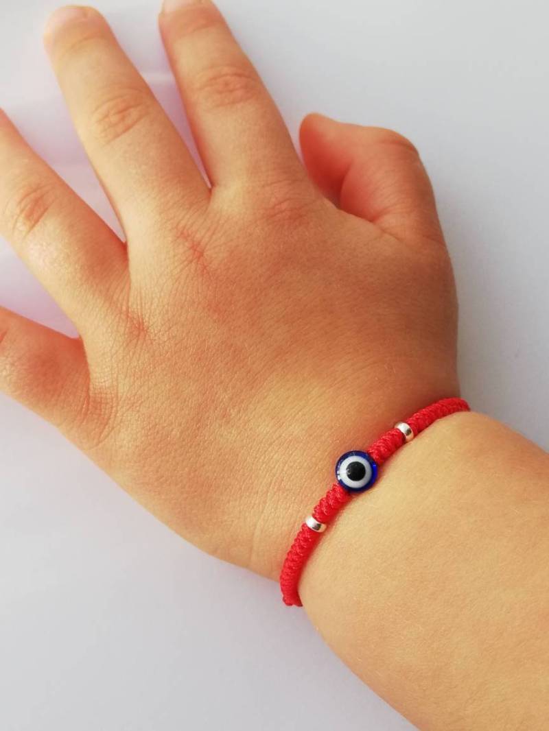 Schutz Nazar Auge Rot Baby Armband. Rote Mini-Makramee Für Kinder. Kabbala Roter Faden Babys. Böser Blick Neugeborene. Charm Geschenk von KathrynsBracelet