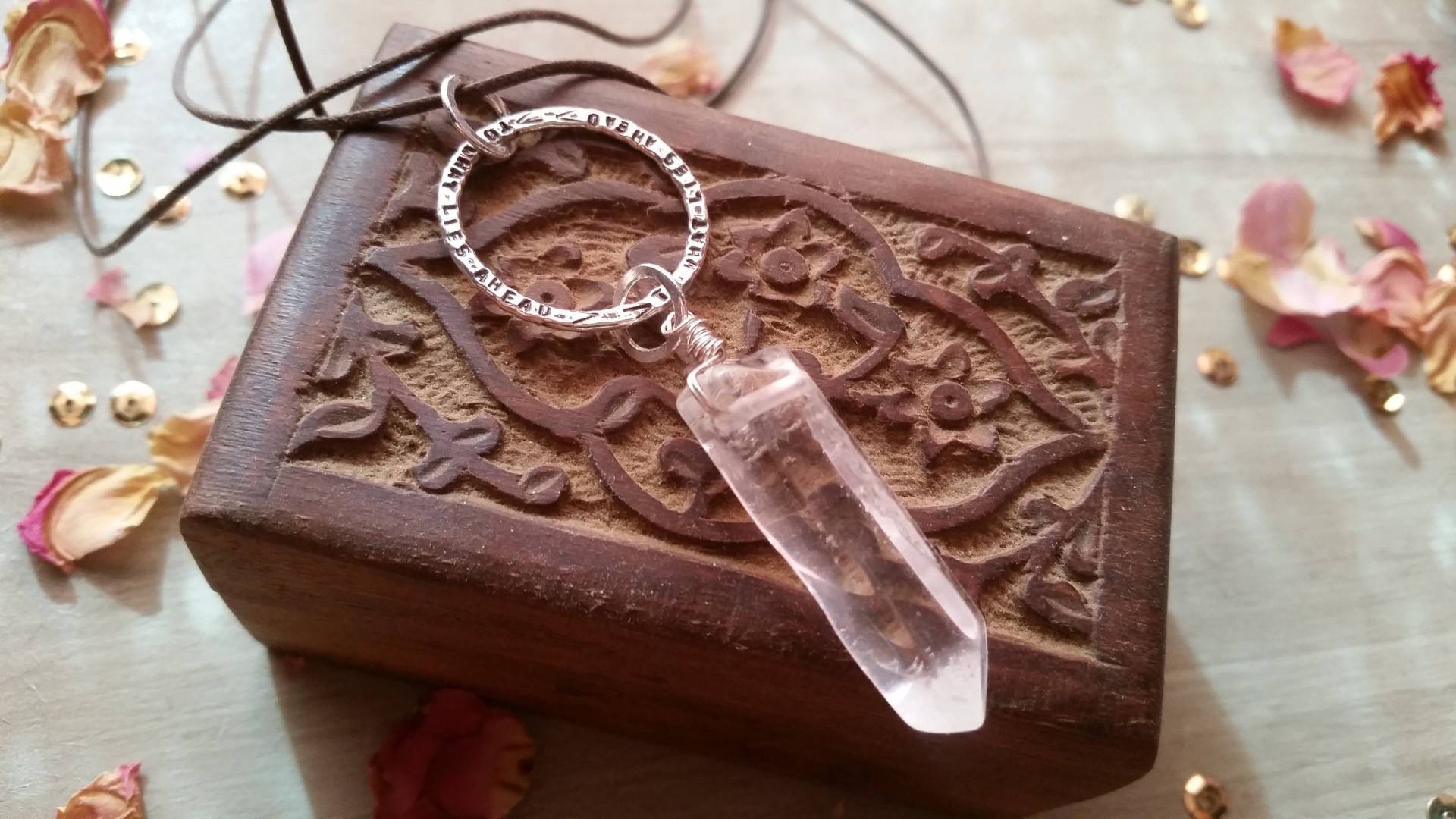 Crystal Point Halskette, Anpassbare Halskette, Kristall Mom Silberkette, Anpassbare Halskette, Vegan Crystal Point Halskette, Anpassbare Halskette, Kristall Mom Silberkette, Anpassbare Halskette, Vegan von KathyCanuel