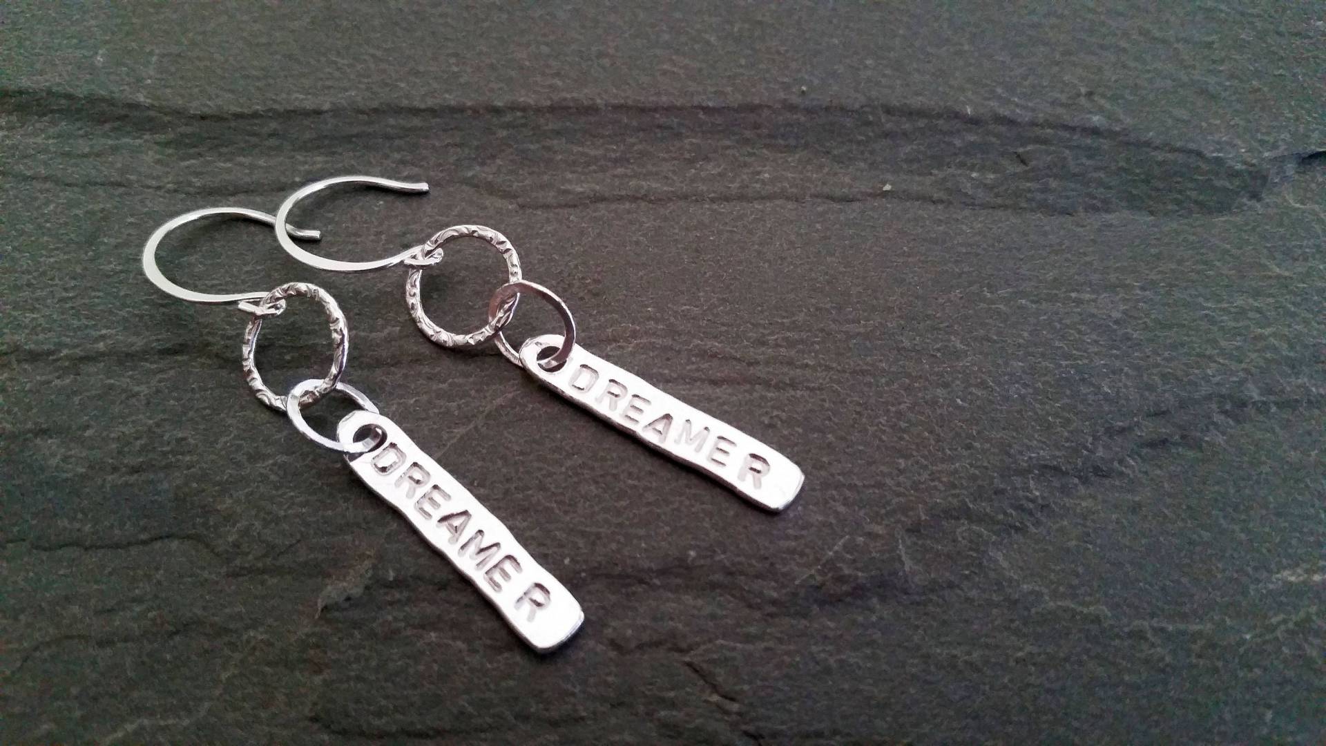 Träumer Ohrringe, Silber Kundengerechte Charm Name Hypoallergene Ohrringe Träumer Ohrringe, Silber Kundengerechte Charm Name Hypoallergene Ohrringe von KathyCanuel