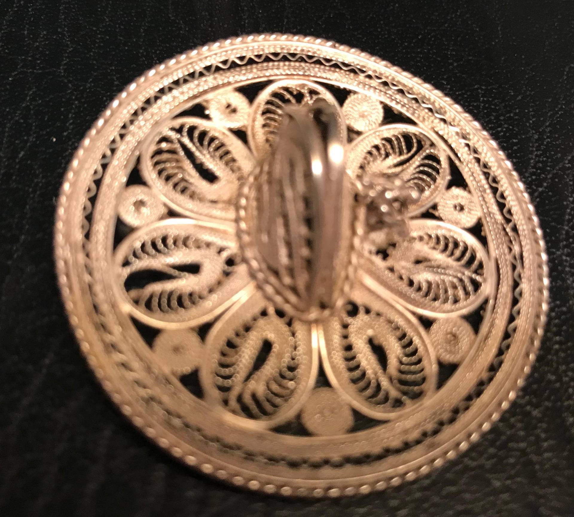 Silber Filagree Sombrero Pin von KathySolomon