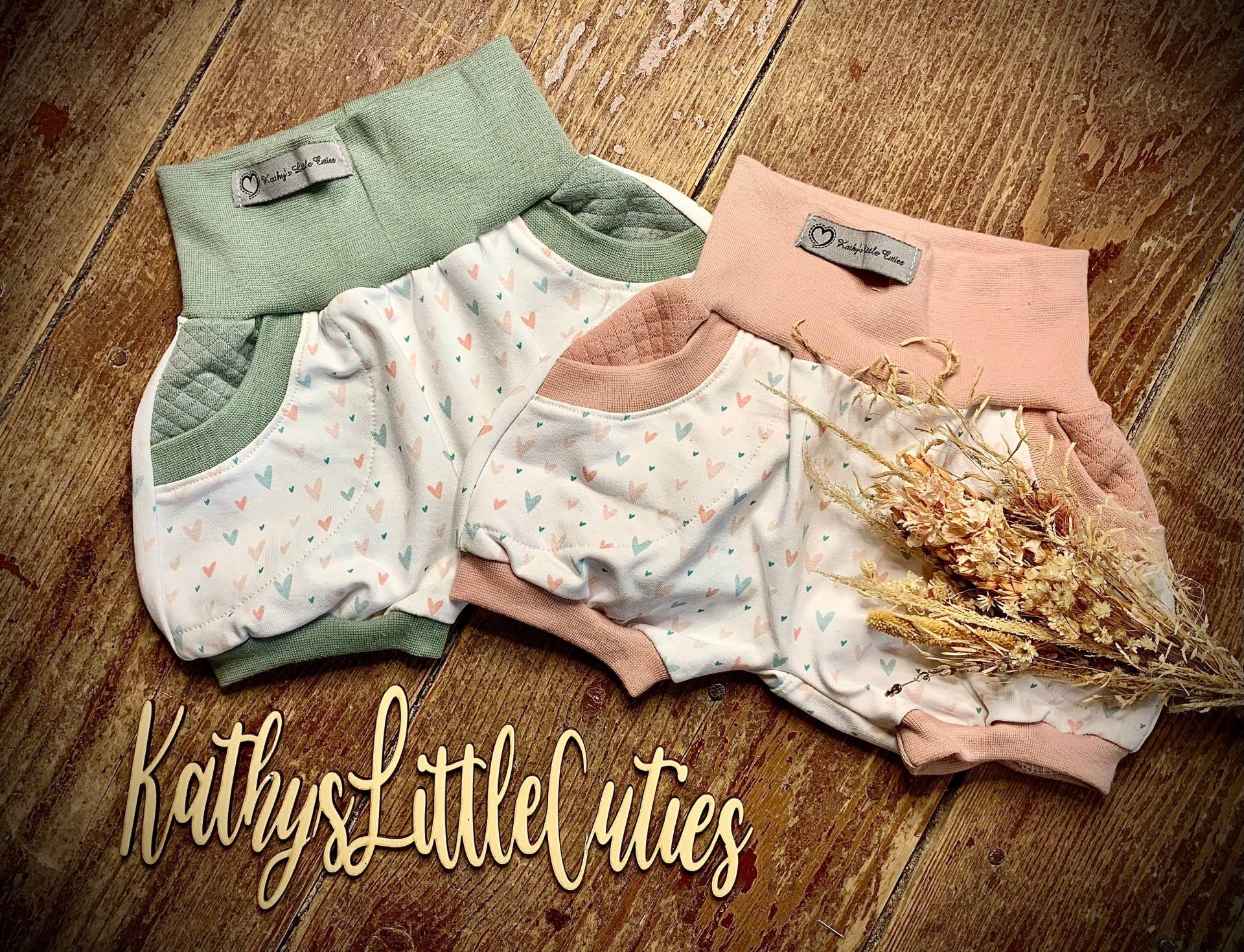 Kurze Pumpi „Herzi" von KathysLittleCuties