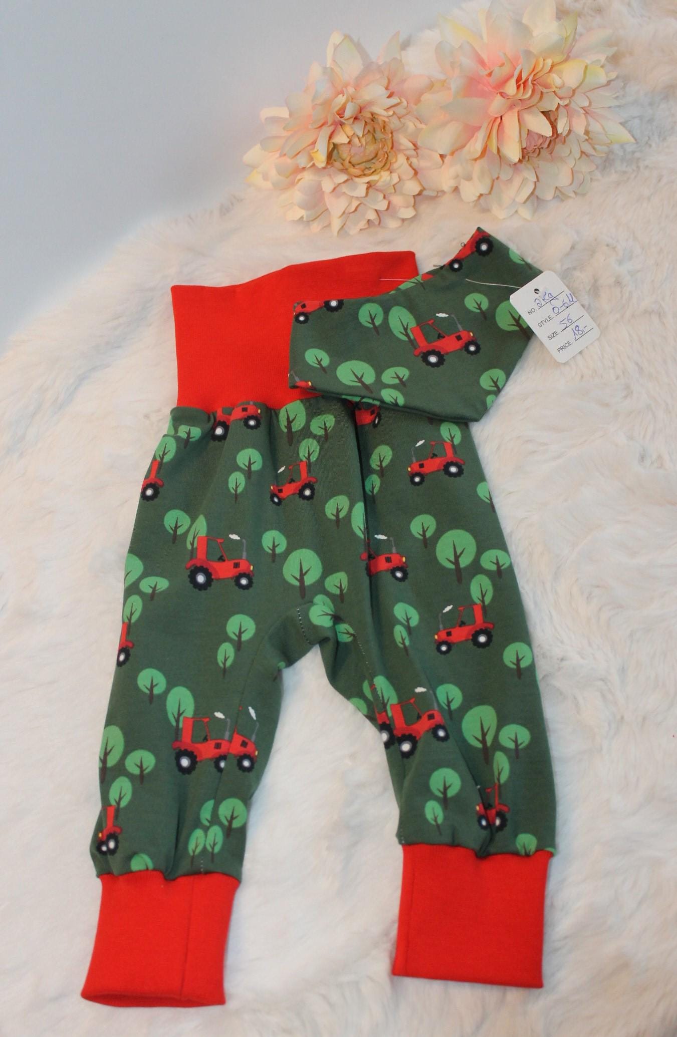 Baby Hose Mit Halstuch in Größe 56 von KathysMakramee