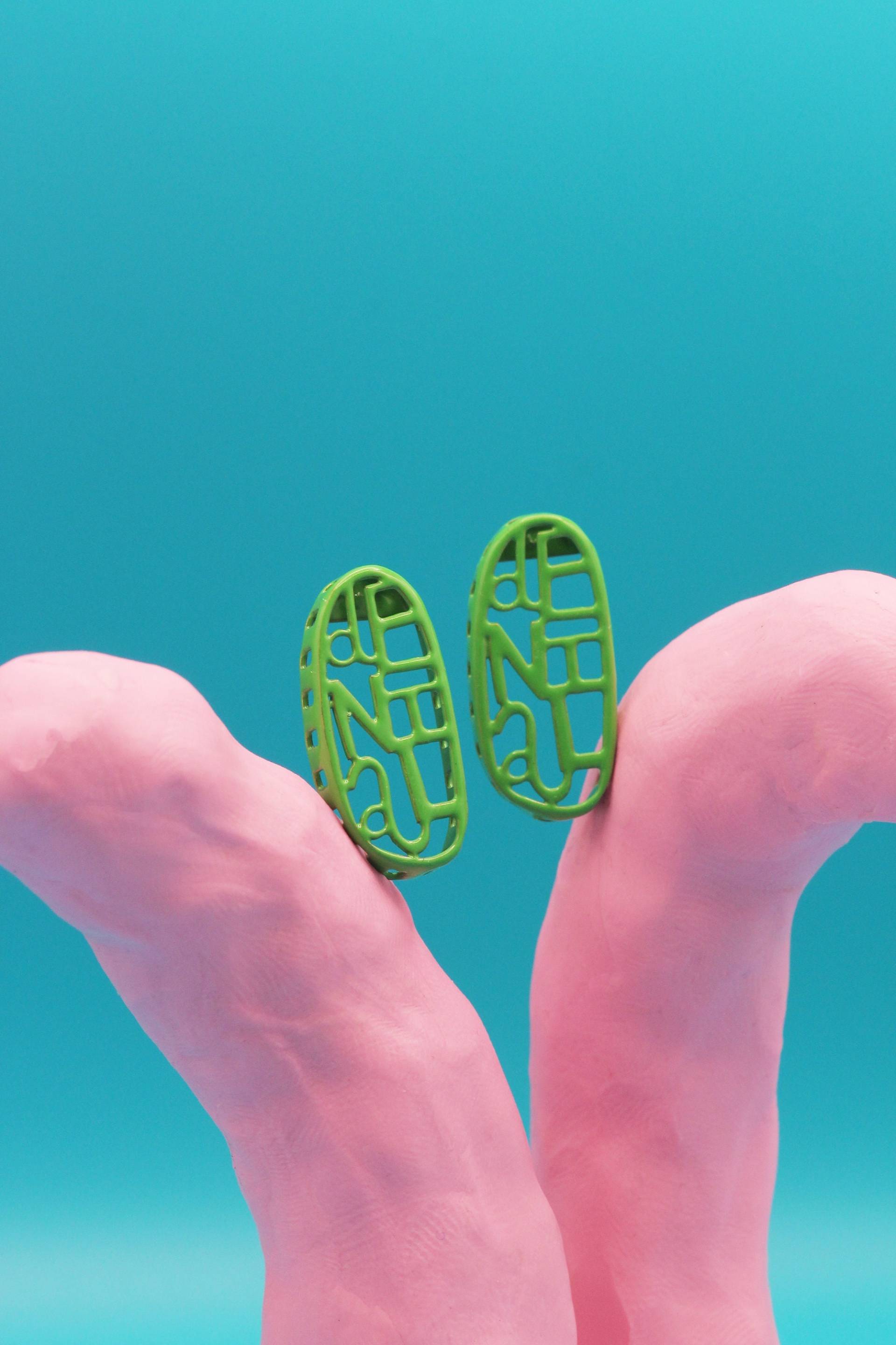 Grüne Ohrringe Mit Buchstaben "Verleugnung" Fun Schrulligen Schmuck Grüne Ohrringe Mit Buchstaben "Verleugnung" Fun Schrulligen Schmuck von KatiaRabey