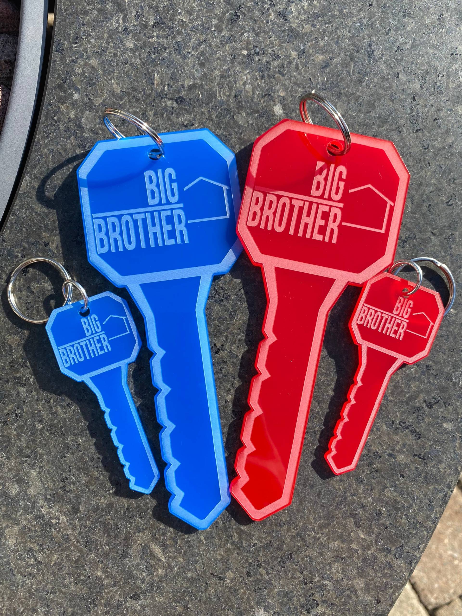 Personalisierte All-star-Rote Big Brother-Schlüssel Personalisierte All-star-Rote Big Brother-Schlüssel von KatieTedescoArt