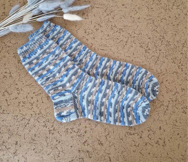 Handgemachte Socken Melierte Stricksocken Wollsocken Weiche Dünne Kuschelige Gestrickte Größe 37 38 von KatjaCrochet