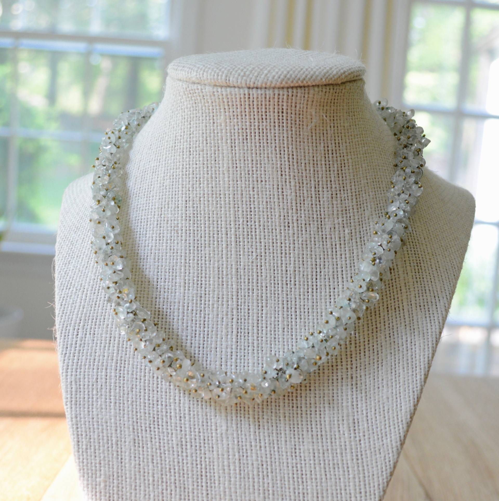 Vintage Pale Green Glass Bead Cluster Halskette von KatonahMercantile