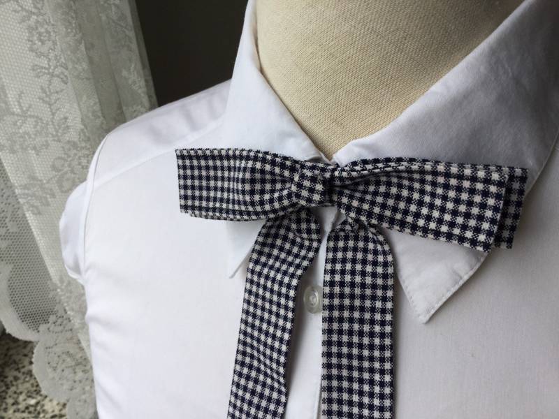 Necktie Mit Knopf Necktie Mit Knopf von KatridesignBoutique