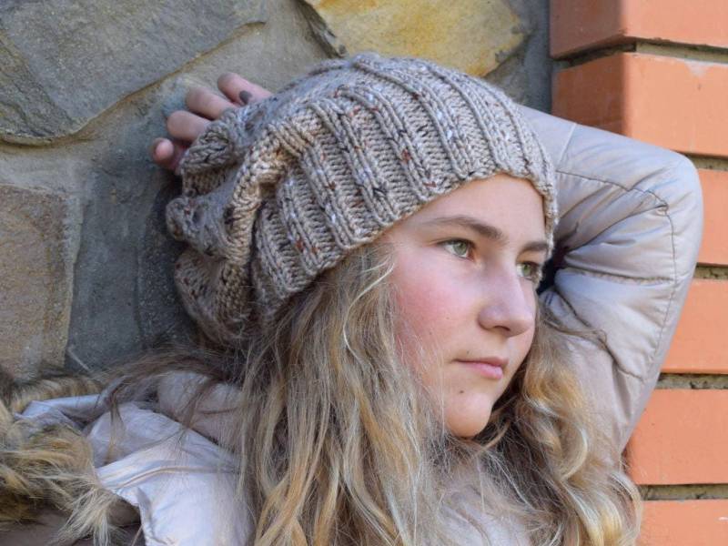 Beanie Strickmütze Hippie Grau Beige Braun Schwarz Hand Gestrickt Junge Frauen Aus Wolle Winter Herbst von KatrinKnitting