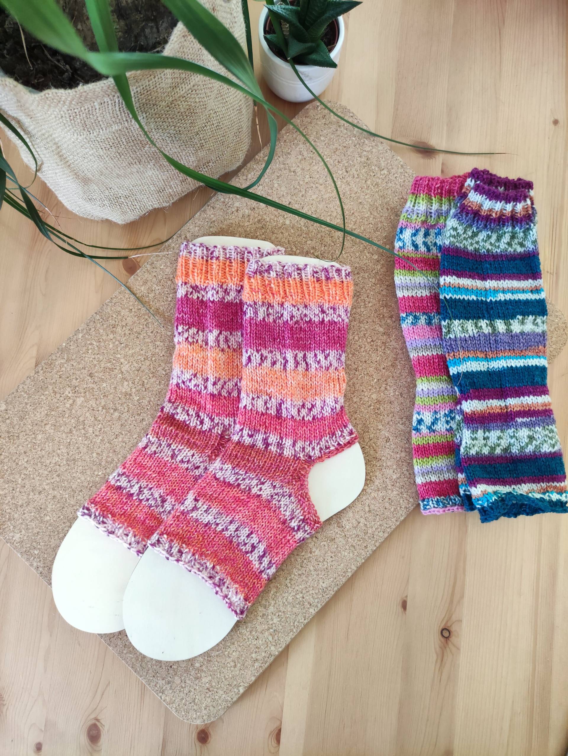 Handgestrickte Bunte Wollsocken/strümpfe Für Yoga, Pilates, Tanz, Gymnastik, Sport Gr.35-38/ 39-42 Merinowolle von KatrinsKraemerladen