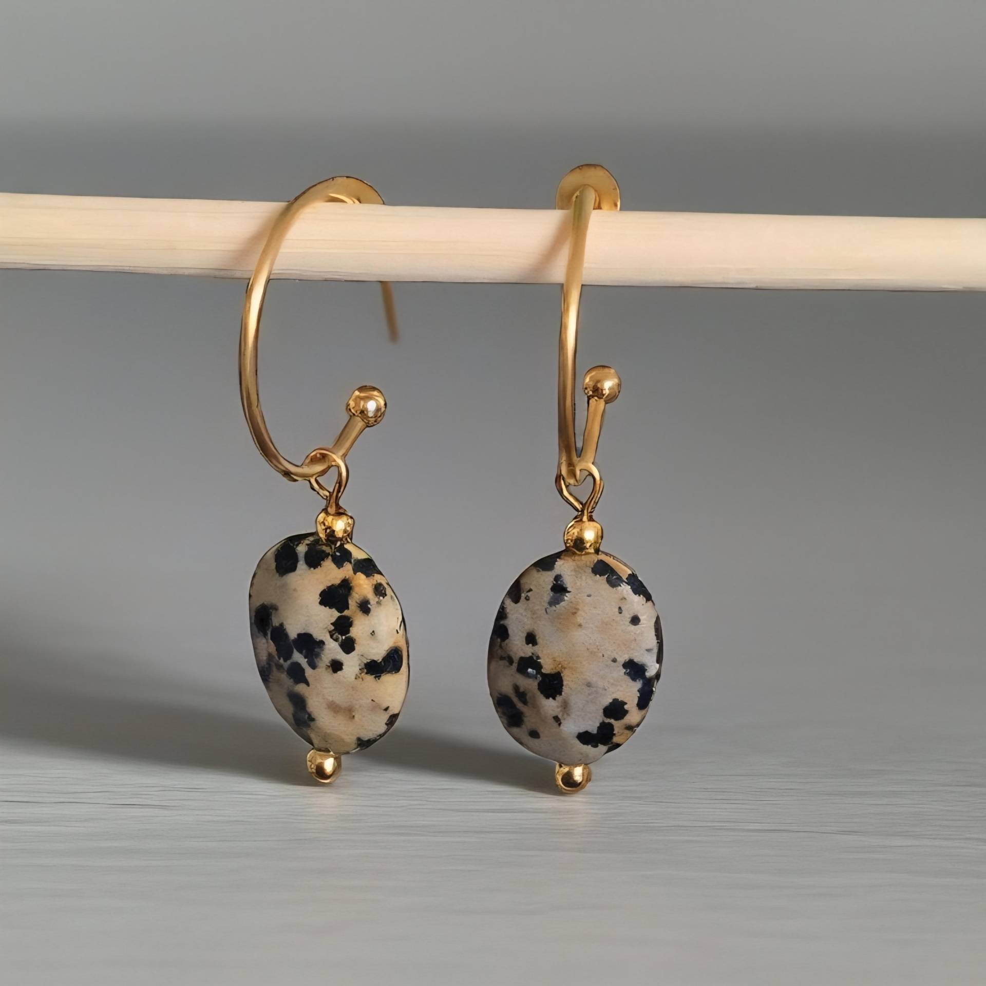 Anti Stress Dalmatiner Jaspis Ohrringe Creolen Gold I Geschenkidee von KatrishaDesigns