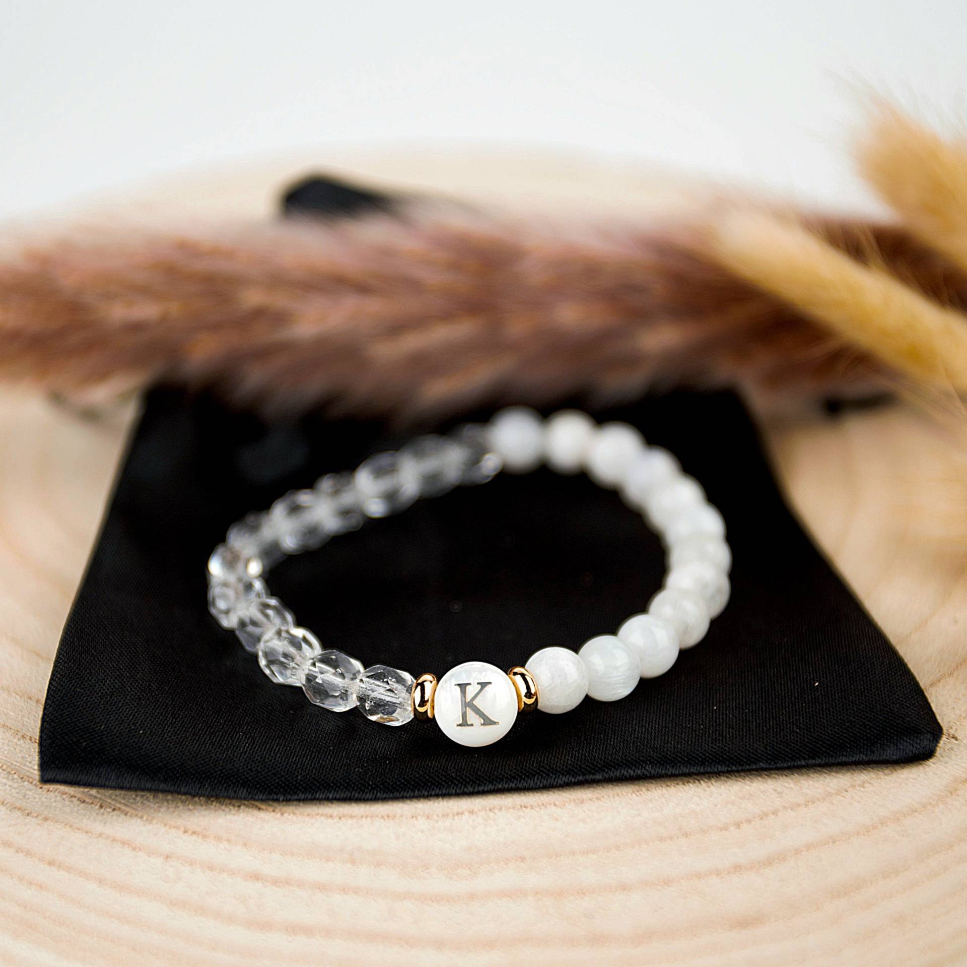 Mondstein Armband Personalisiert 6mm I Geschenkidee Mondstein Armband Personalisiert 6mm I Geschenkidee von KatrishaDesigns